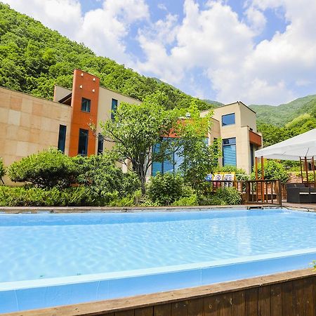 Penatess Pool Villa Chungju Eksteriør bilde