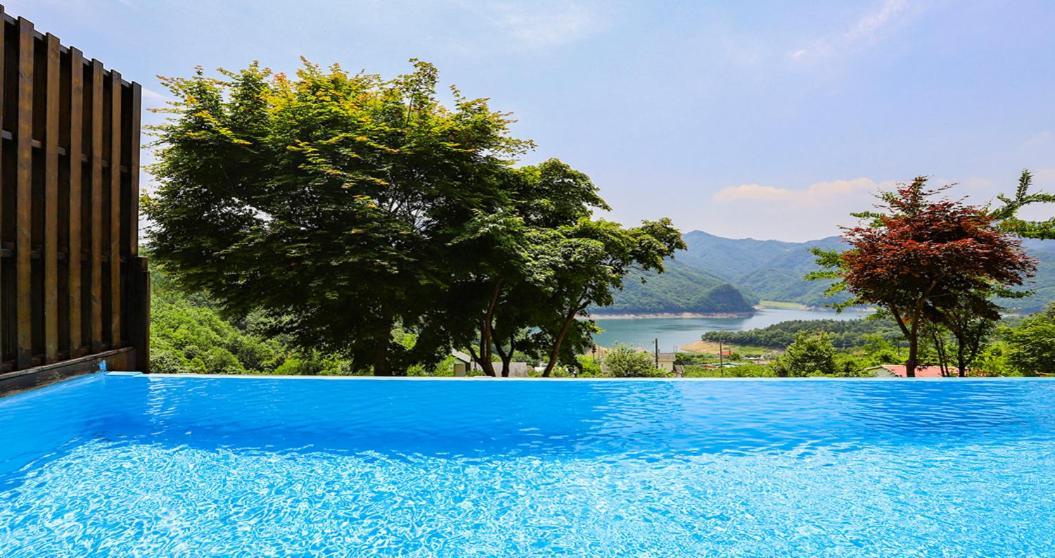 Penatess Pool Villa Chungju Eksteriør bilde