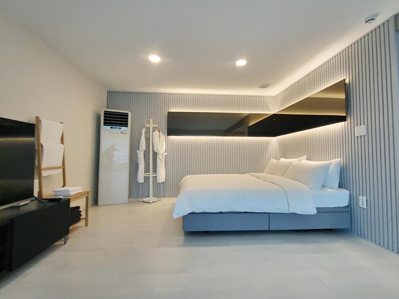 Penatess Pool Villa Chungju Eksteriør bilde