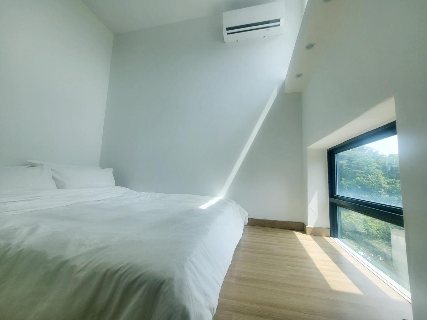 Penatess Pool Villa Chungju Eksteriør bilde